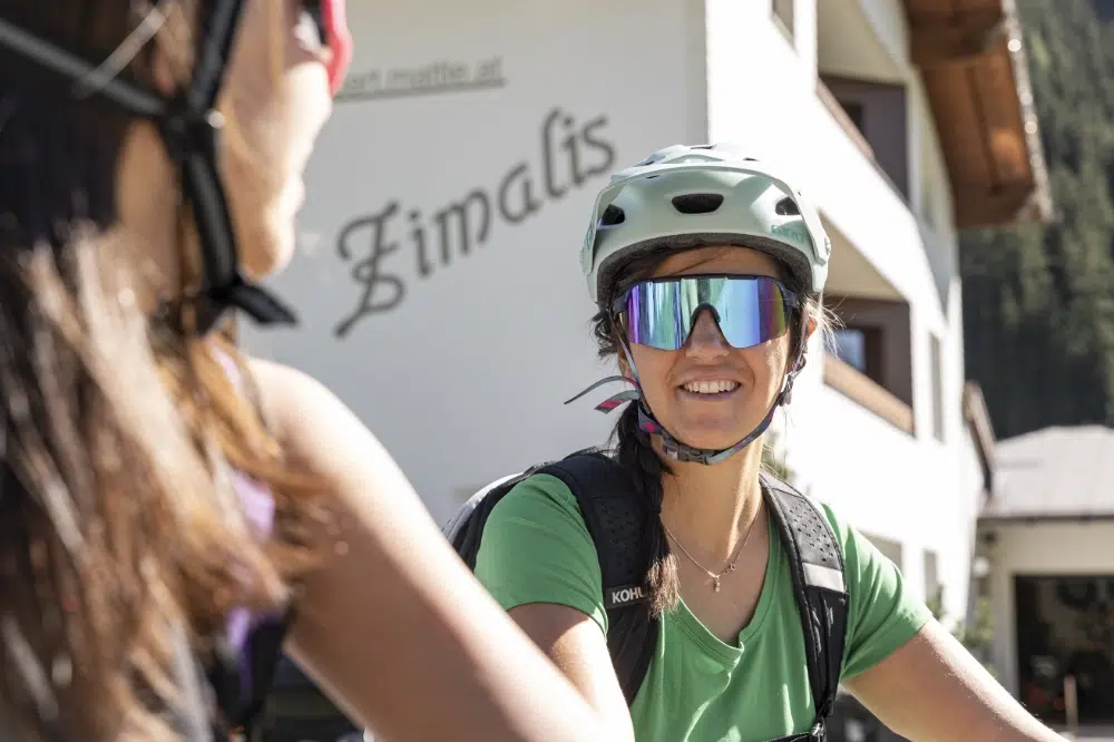 Apart-Mattle_Apart_Zimalis_Biking_006