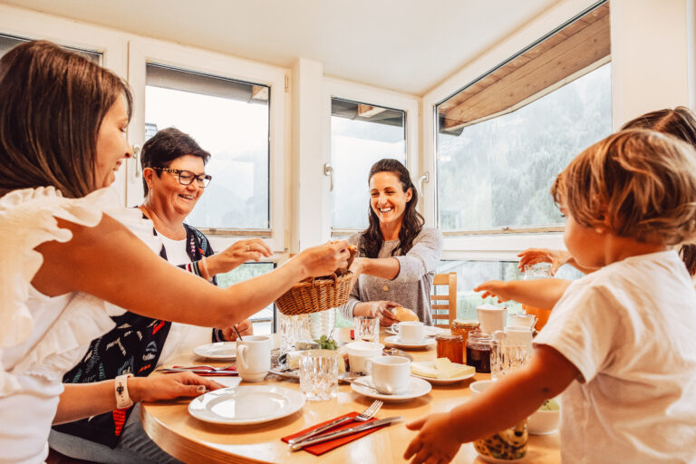 ferien-wohnen_bester_Tagesstart_Paznaun_apart.mattle.atapart.mattle